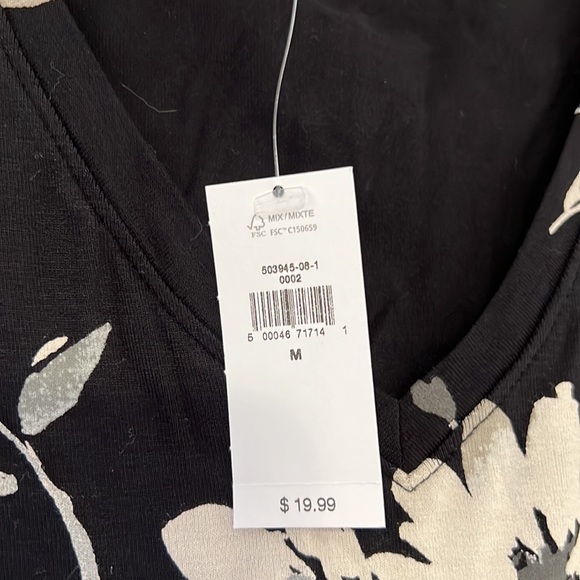 New with tags Old navy top Size medium - Picture 2 of 3